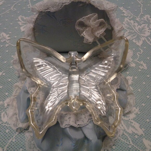 VINTAGE GLASS BUTTERFUL DISH & BLUE SATIN PIN CUSHIN - Picture 2 of 16
